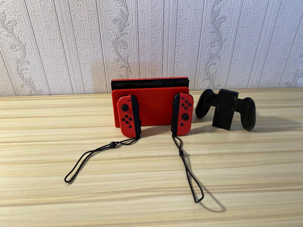 Продаётся Нинтендо свитч олед Mario edition