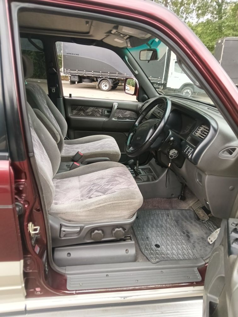 Isuzu Bighorn 2000