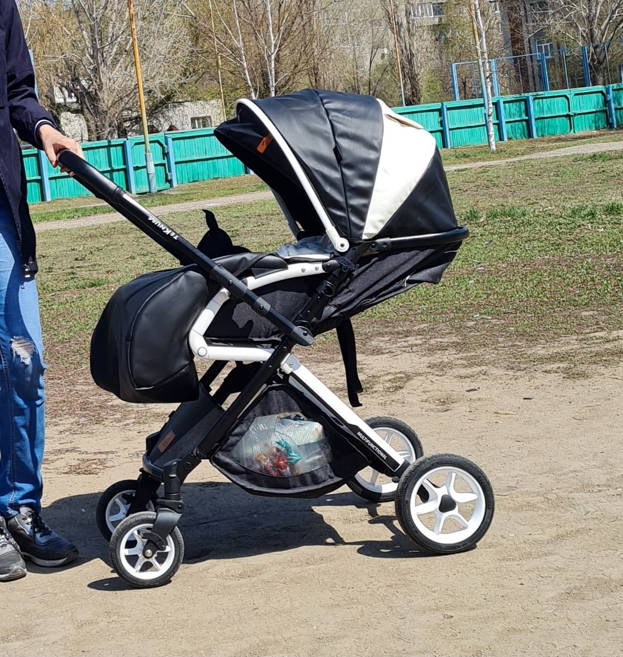 Продам коляску Текнум