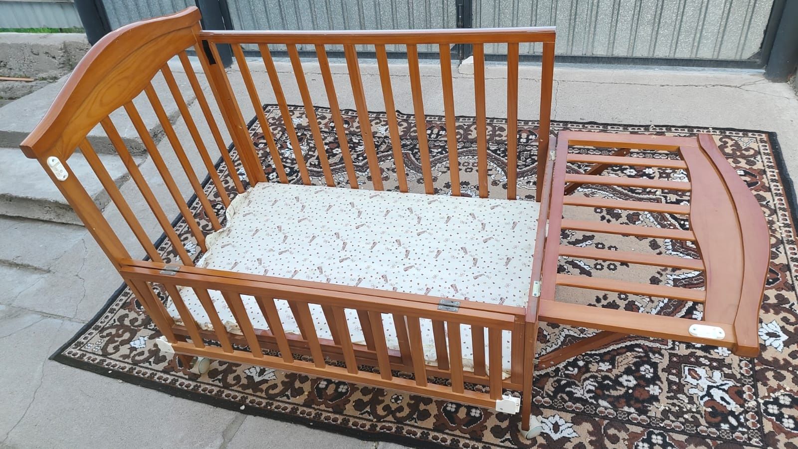 Продам детскую кровать