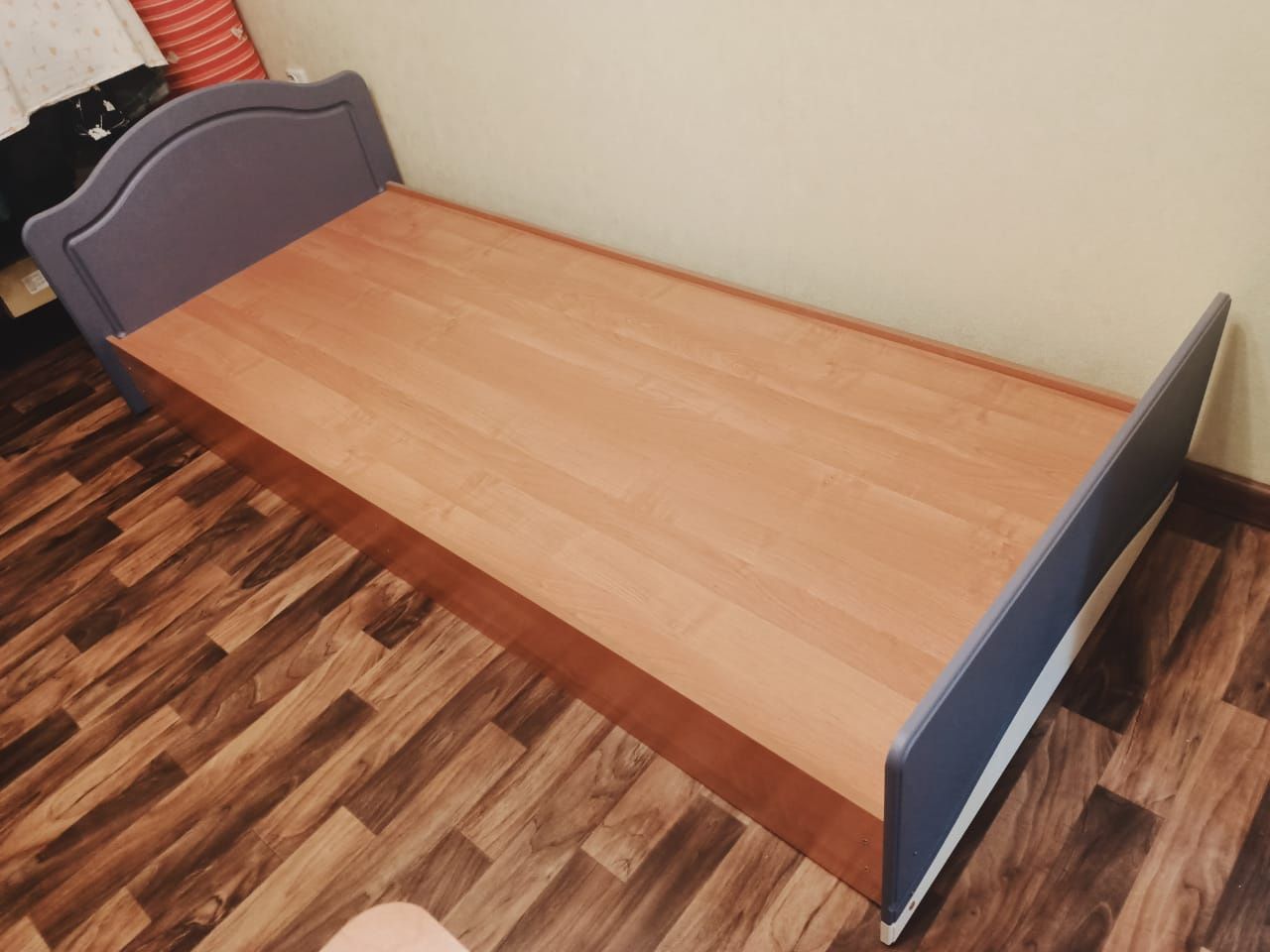 Продается детский гарнитур с кроватью