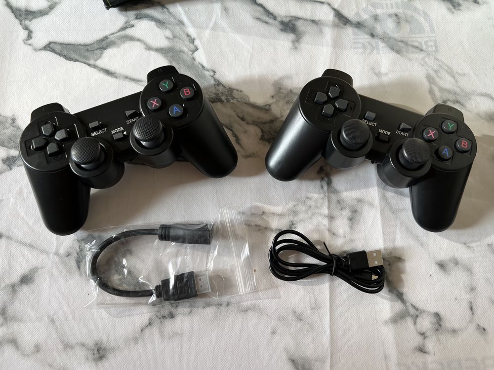 4K Game Stick Lite с двумя беспроводными геймпадами и +10000 играми