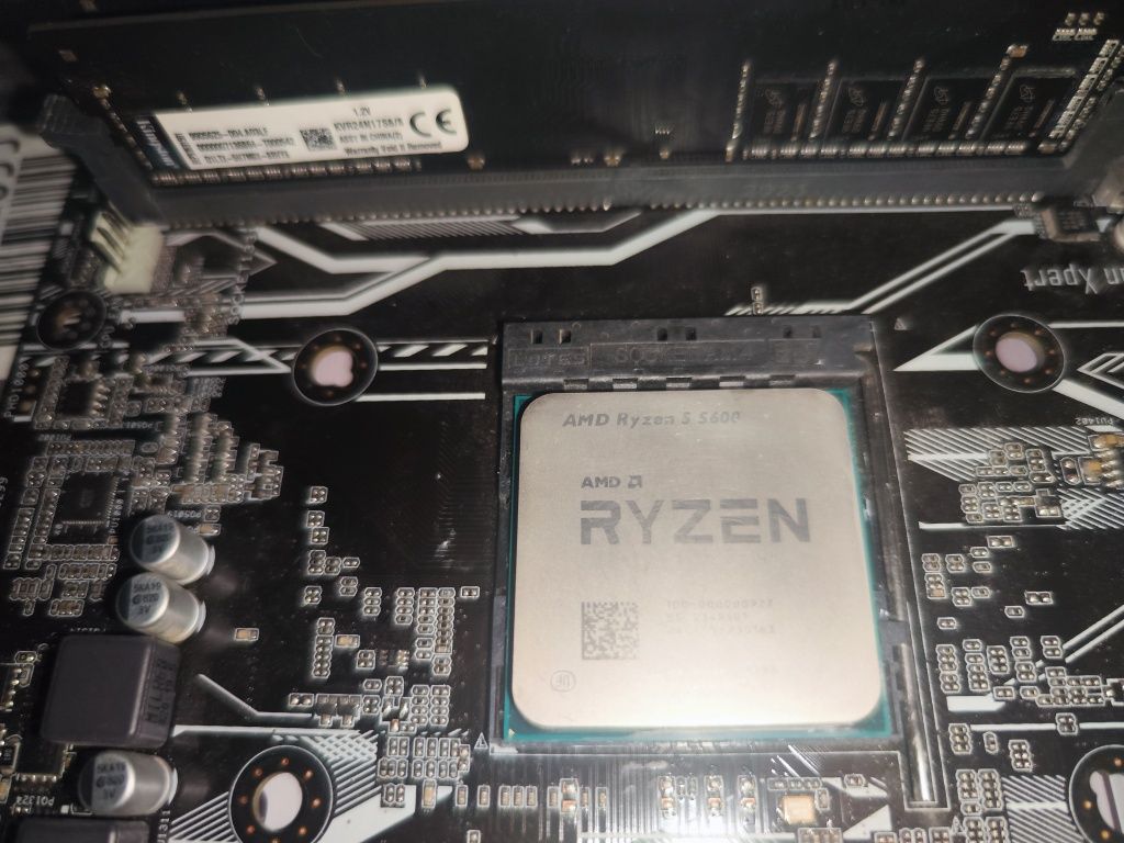 Продается комплект Ryzen 5 5600