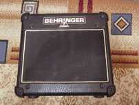 Ламповый комбоусилитель (комбик) Behringer AC108 15w