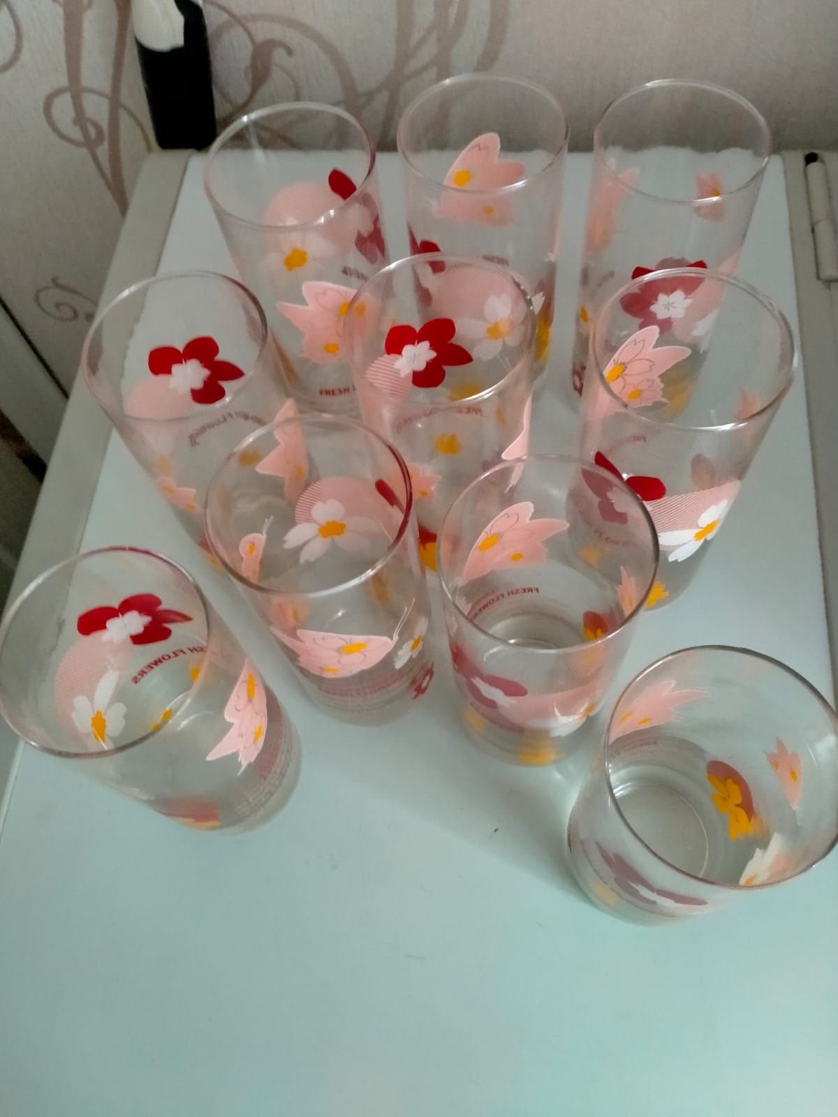 Продам стаканы б/у недорого.