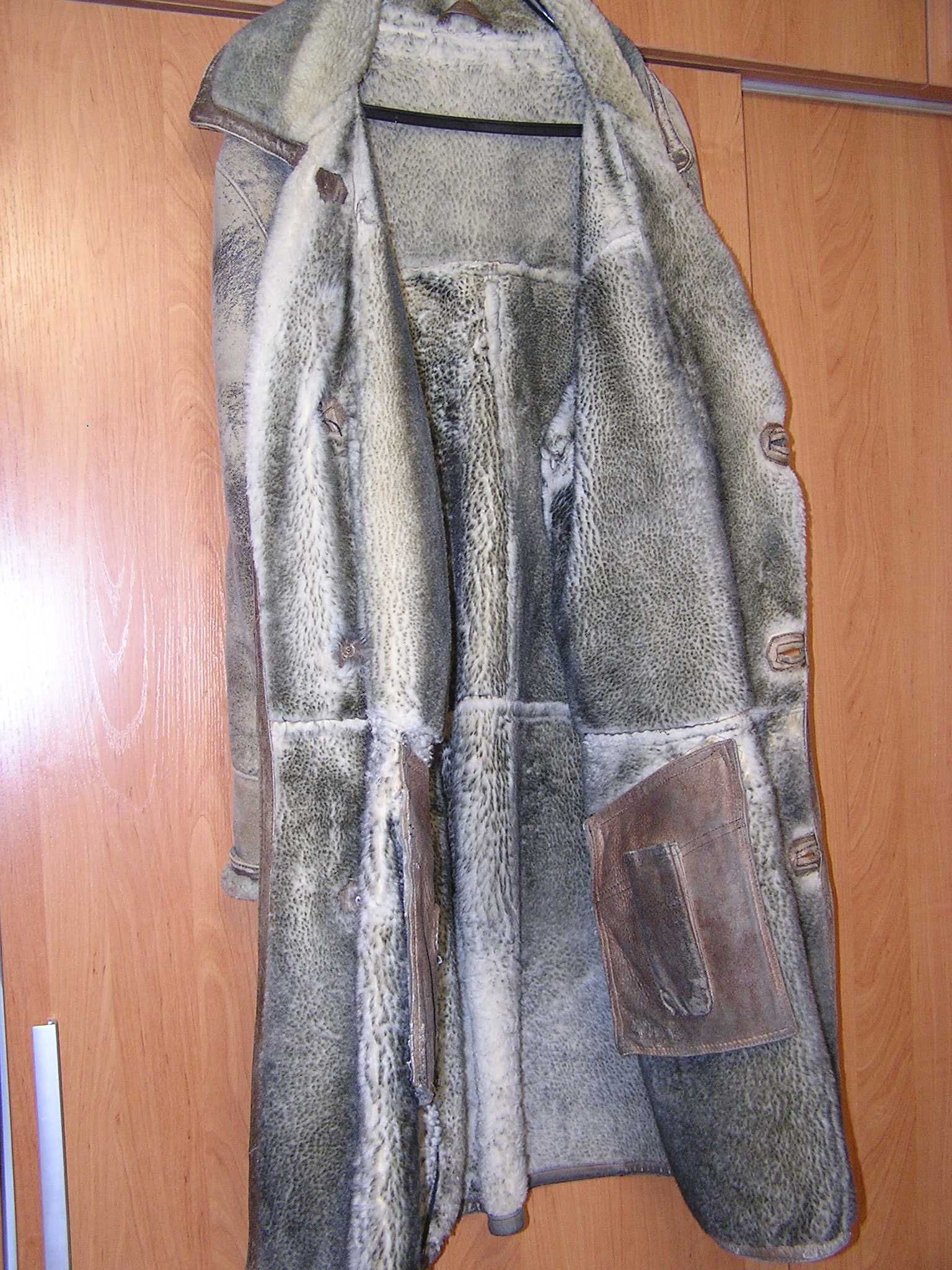 Дубленка светло-коричневая.( Разм. 50-52). Тёплая. Пр-во Турция.