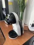 Кофеварка Delonghi Mini Me EDG 155.BG серебристый, черный