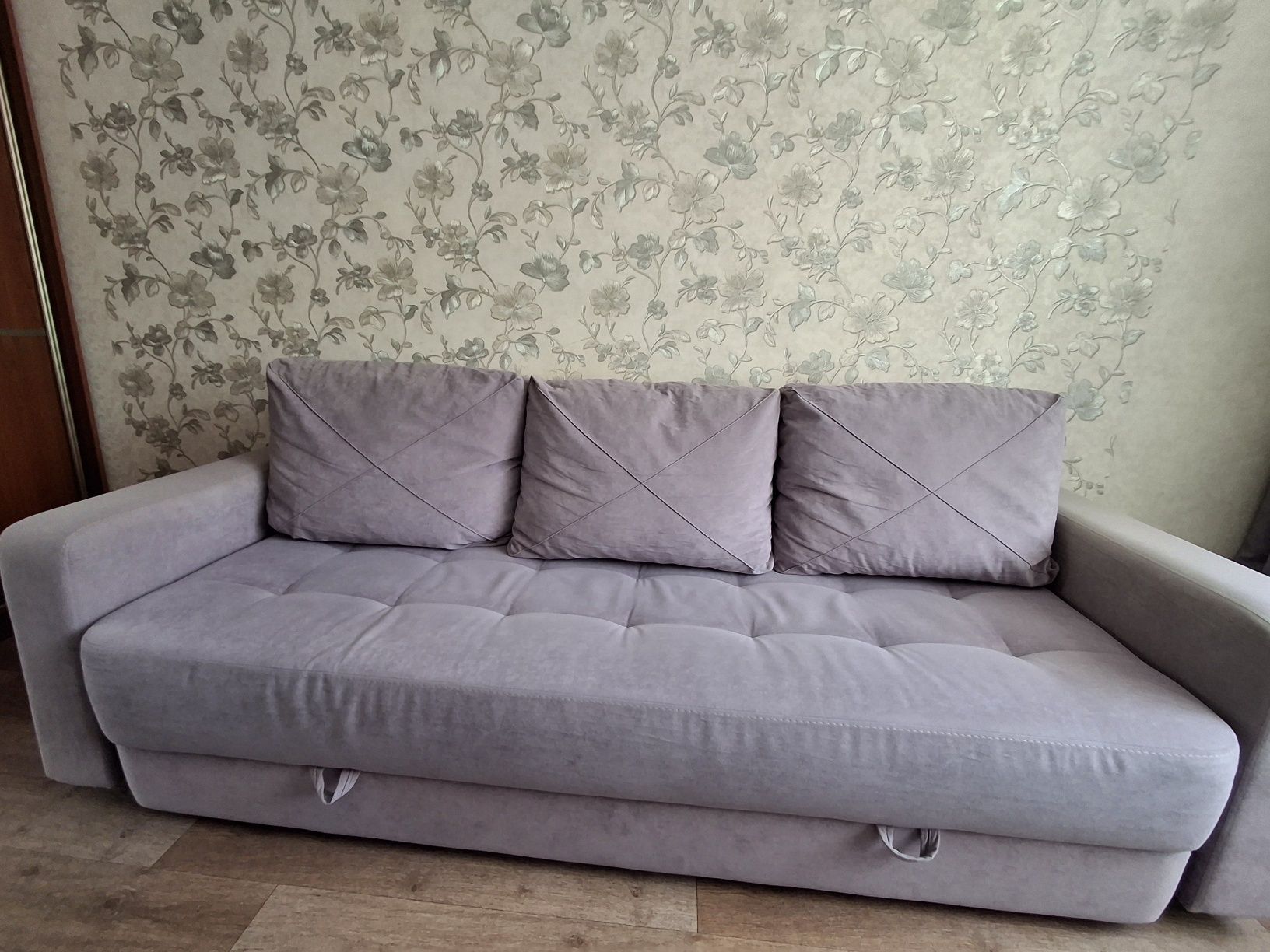 Диван  раздвижной,