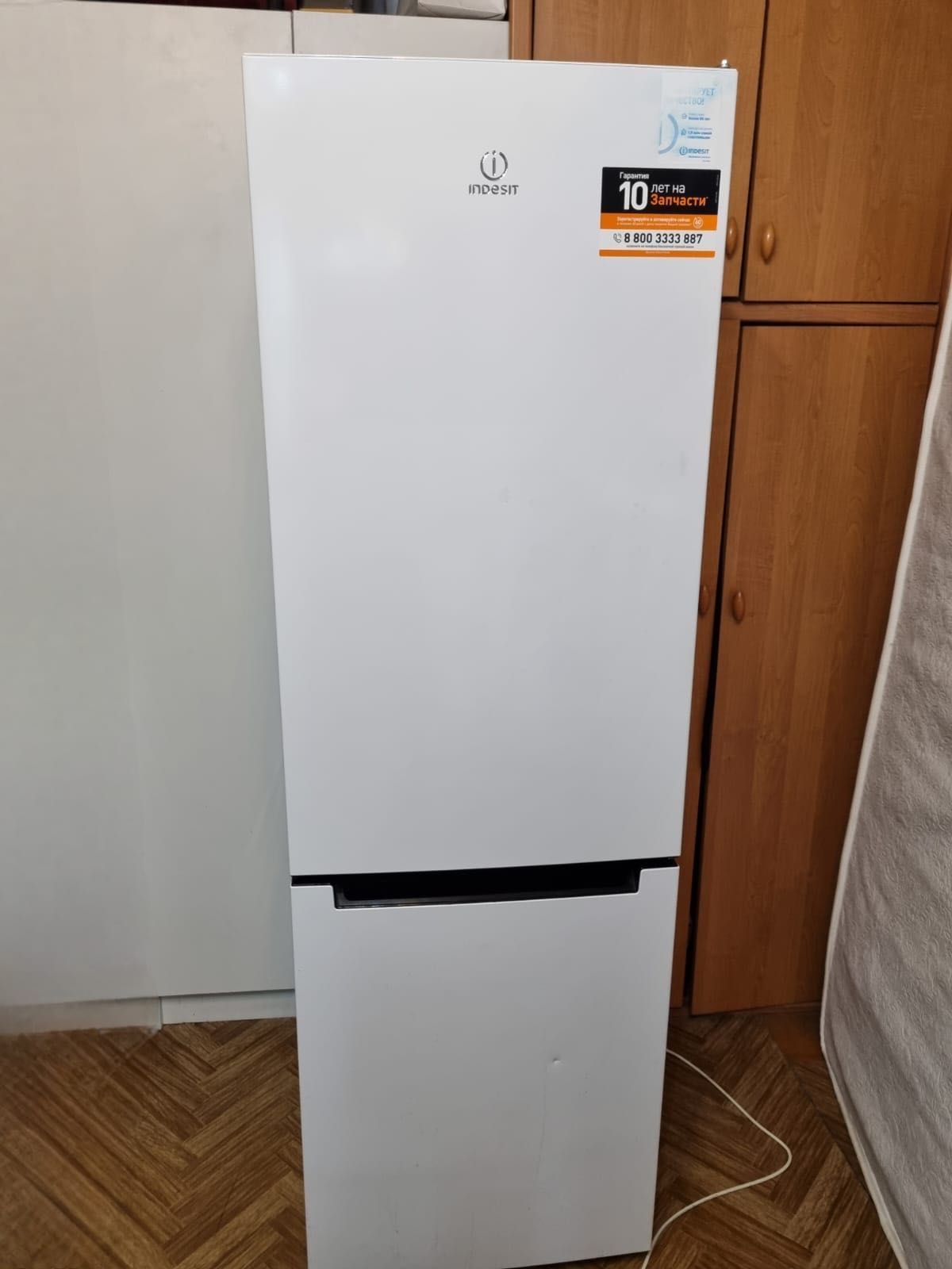 Холодильник indesit