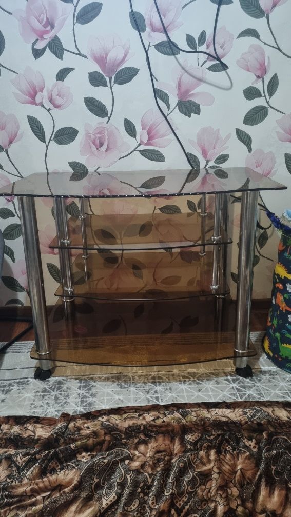 Продам Стеклянный столик