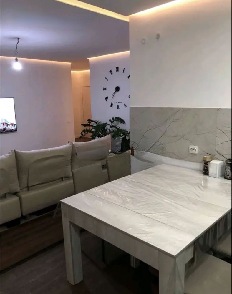 3 комн квартира Абылайхана 1/3