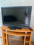 Продам срочно телевизор Sony с тумбой