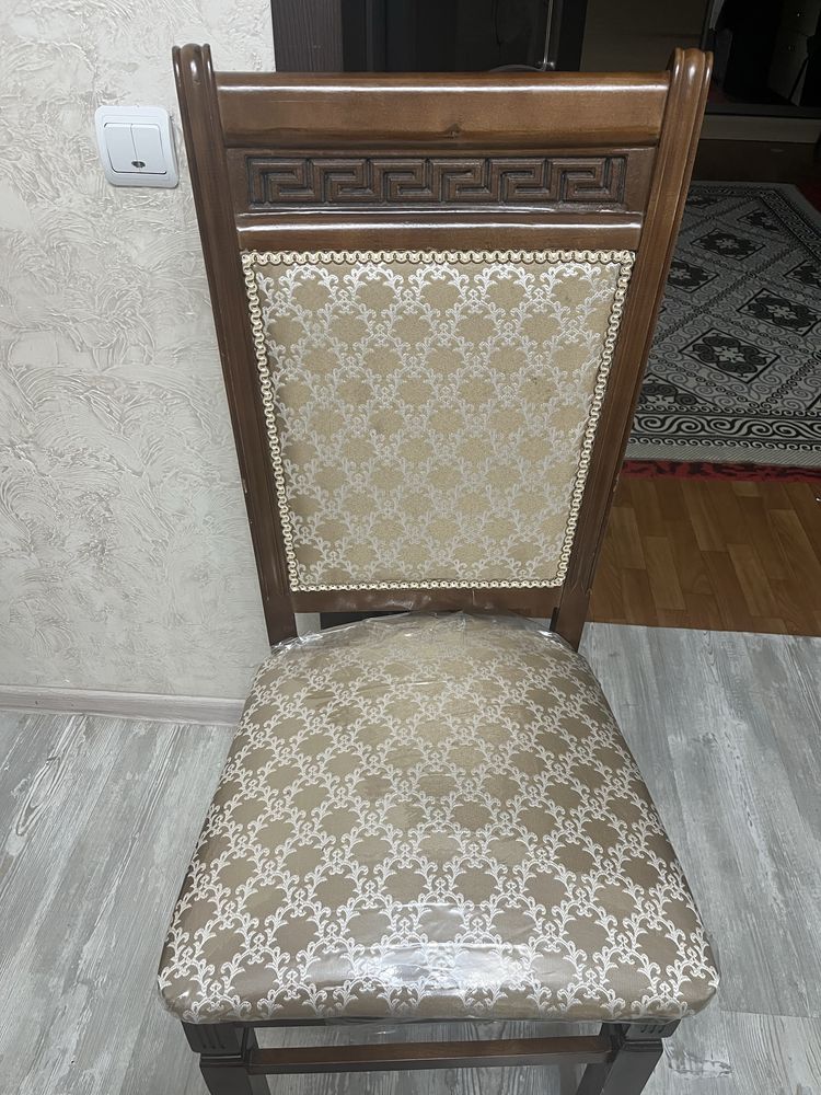 Продам стулья деревянные