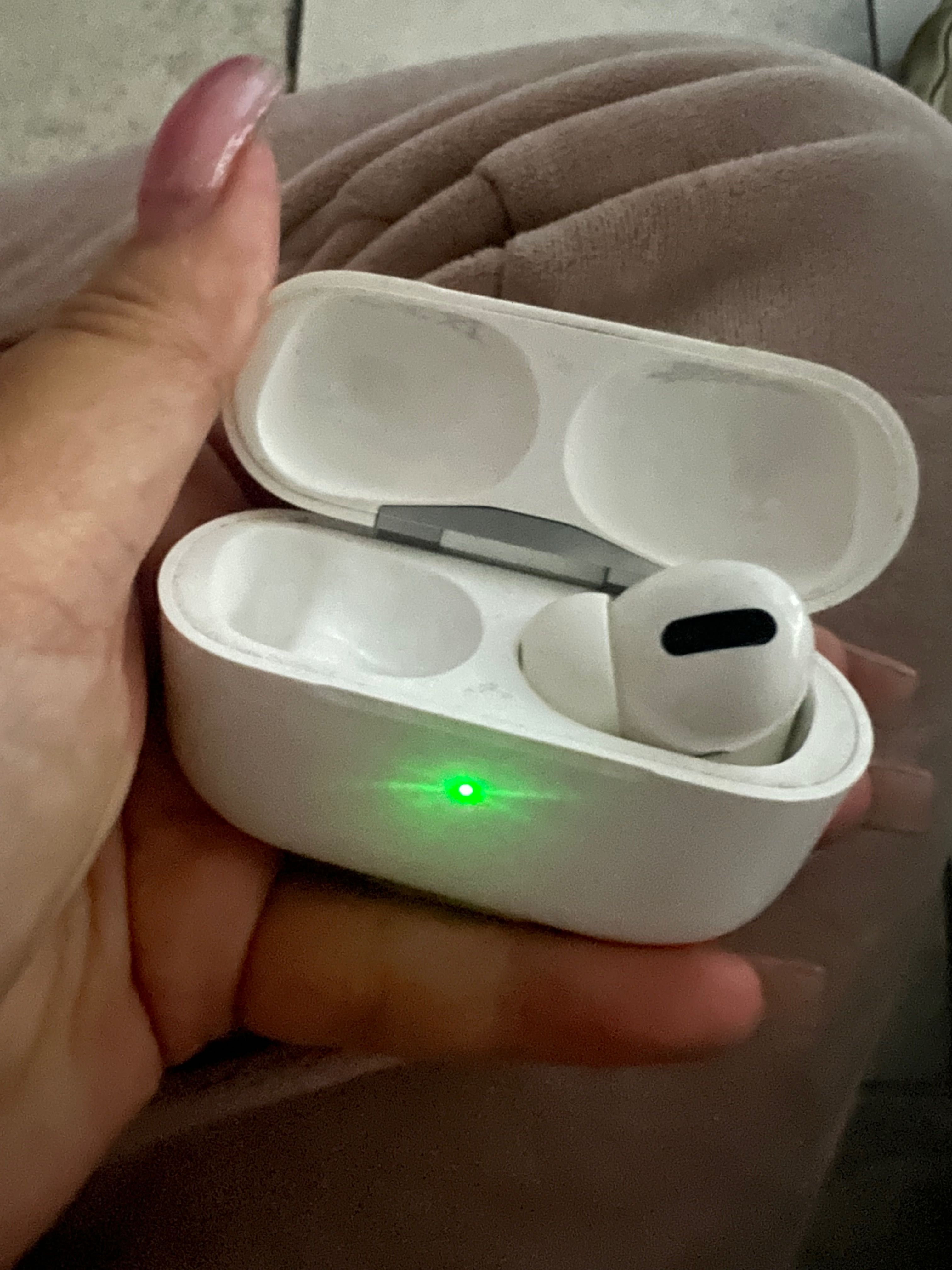 AirPods Pro в хорошем состоянии