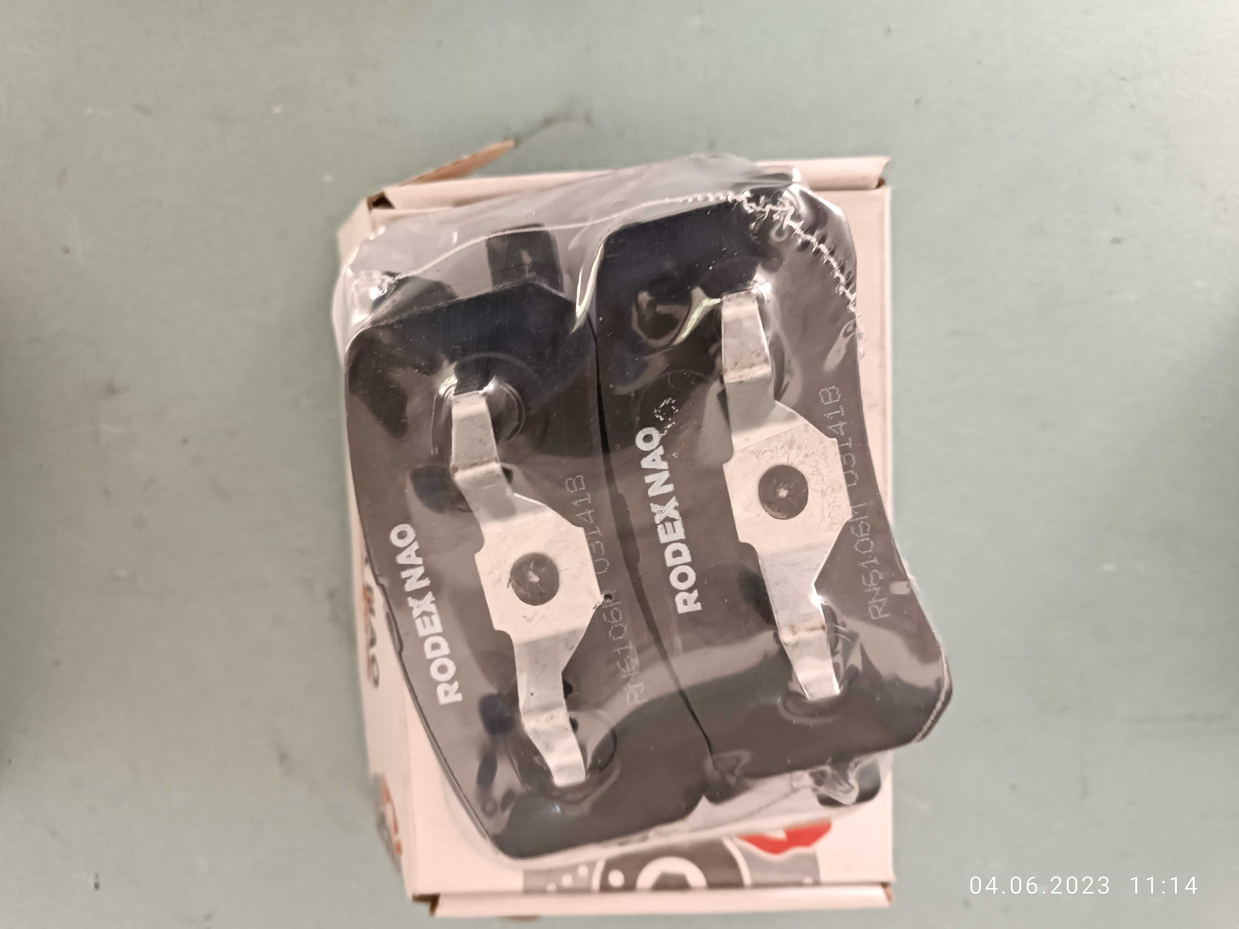 Новые передние и задние Тормозные Колодки на Mitsubishi Pajero 3 и 4