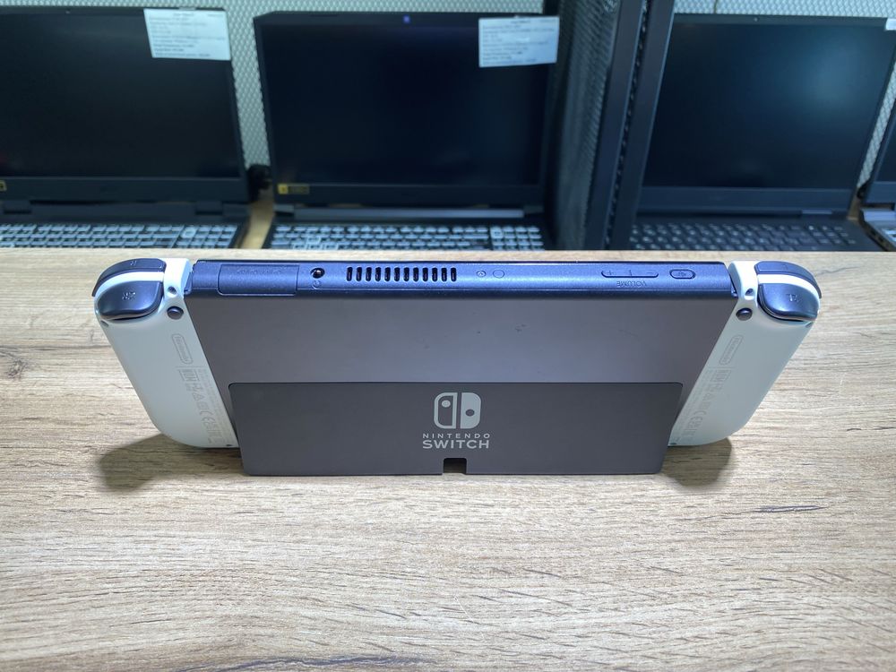 Nintendo Switch OLED, новая, флешка 128GB, полный комплект, 10413/А10