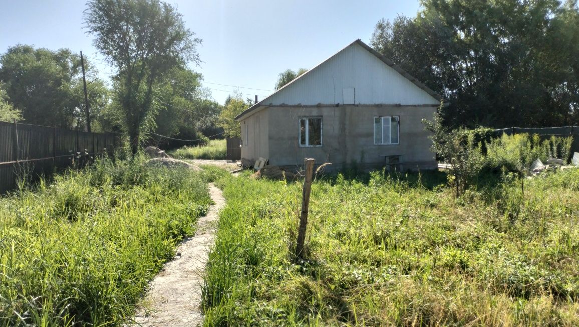 Продам дом не достроенный