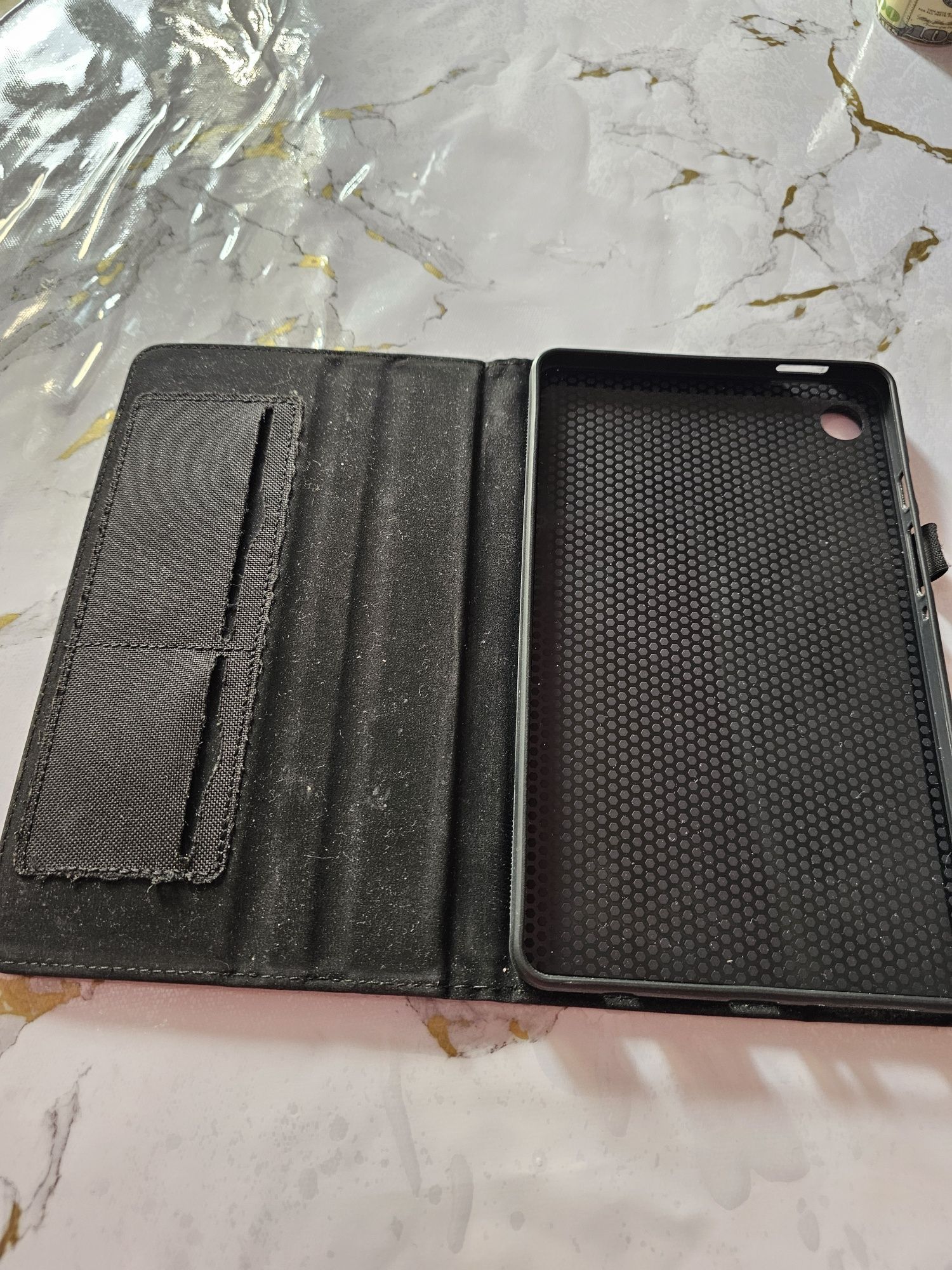 Продам чехол Tab A9 lite