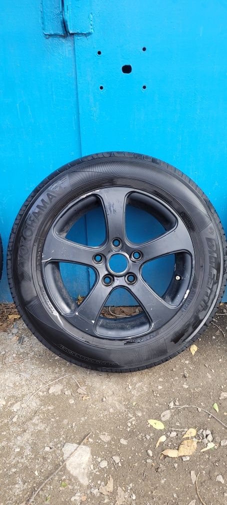 Продам титановые диски с летней резиной на 15