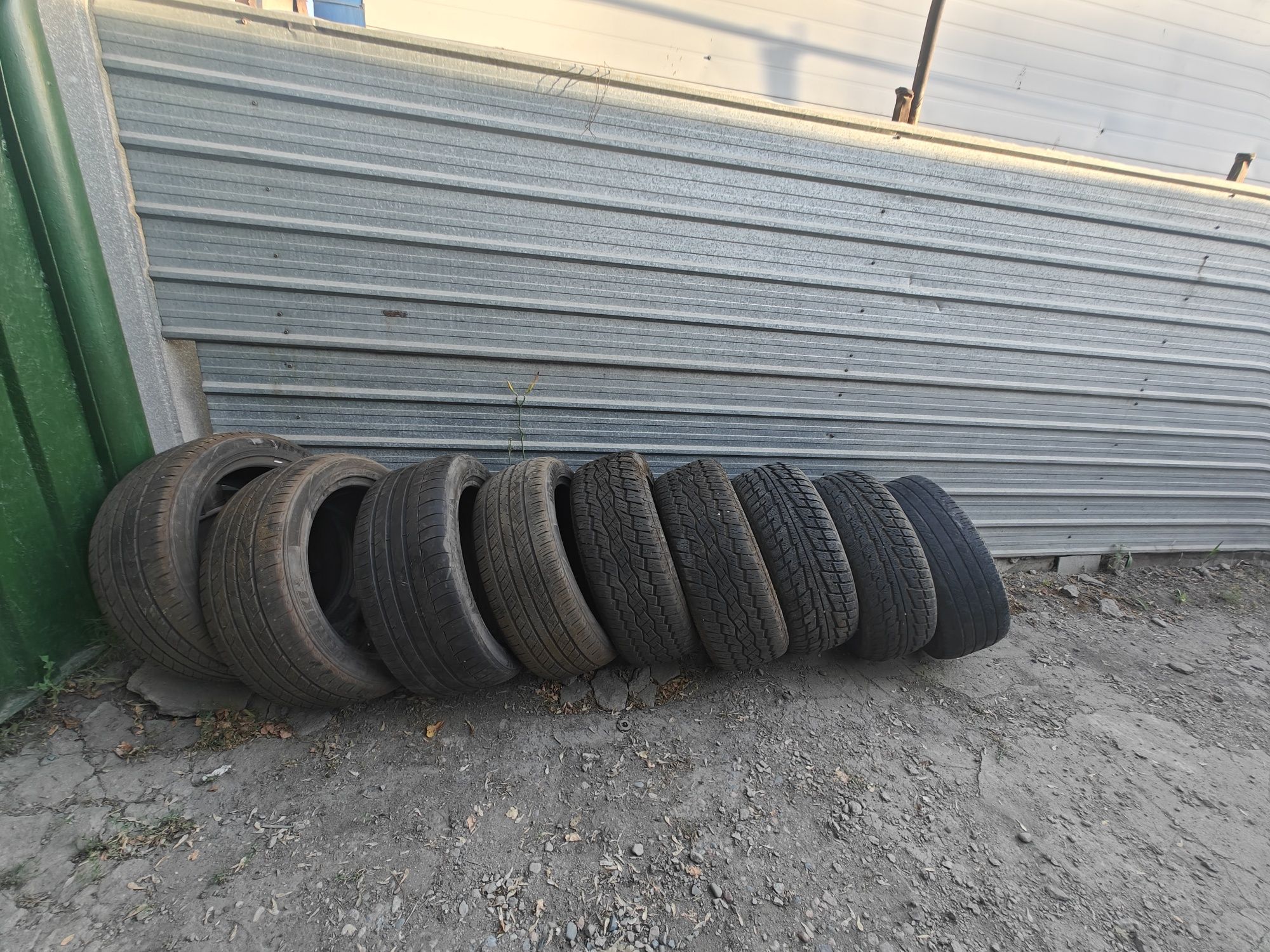 Продам А/Т 255-55R19 пара есть ещё 275-45R20