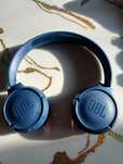 Наушники JBL, также есть и другой