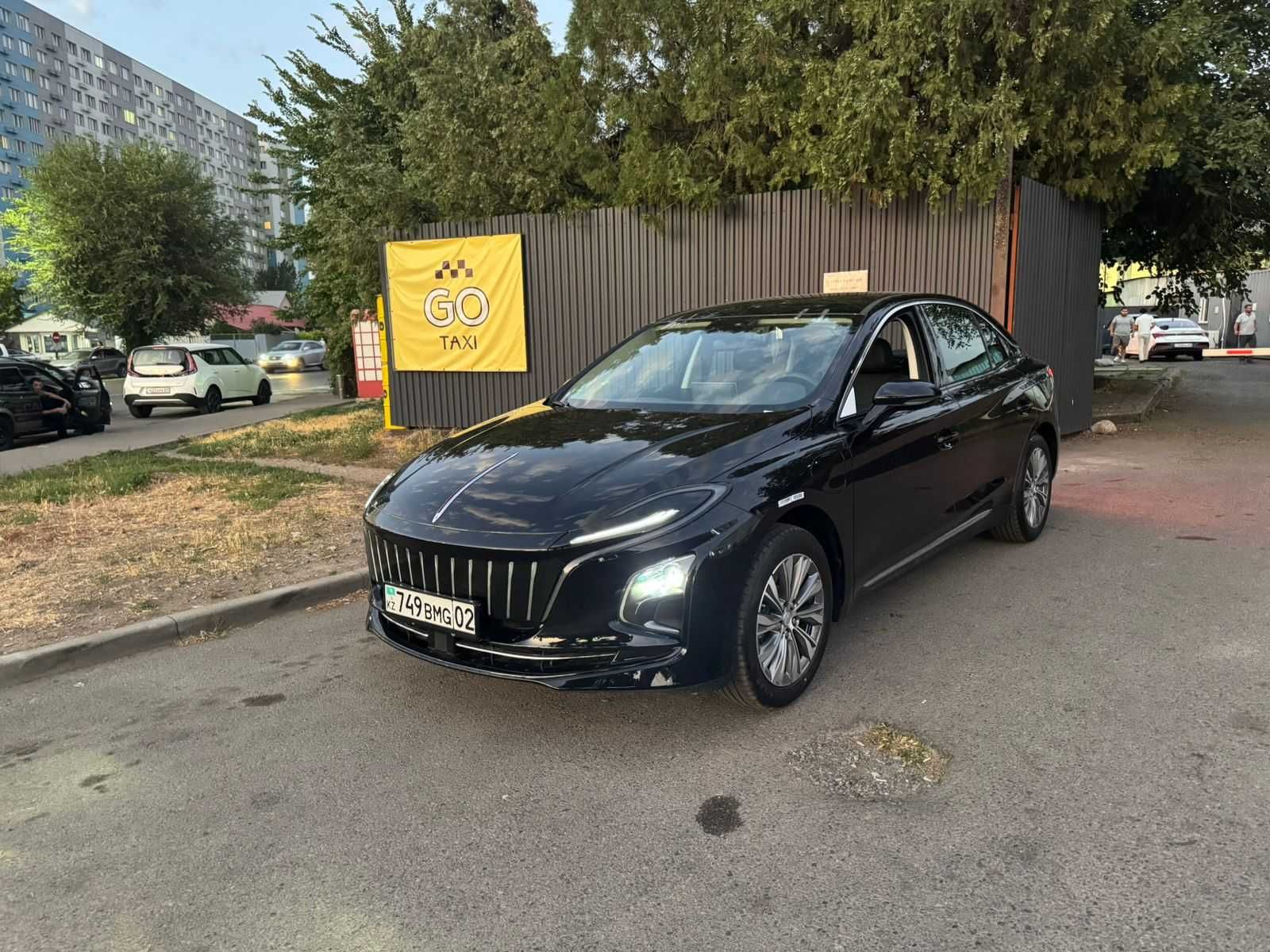 Аренда машины - Hongqi e-qm5 PLUS/BYD HAN