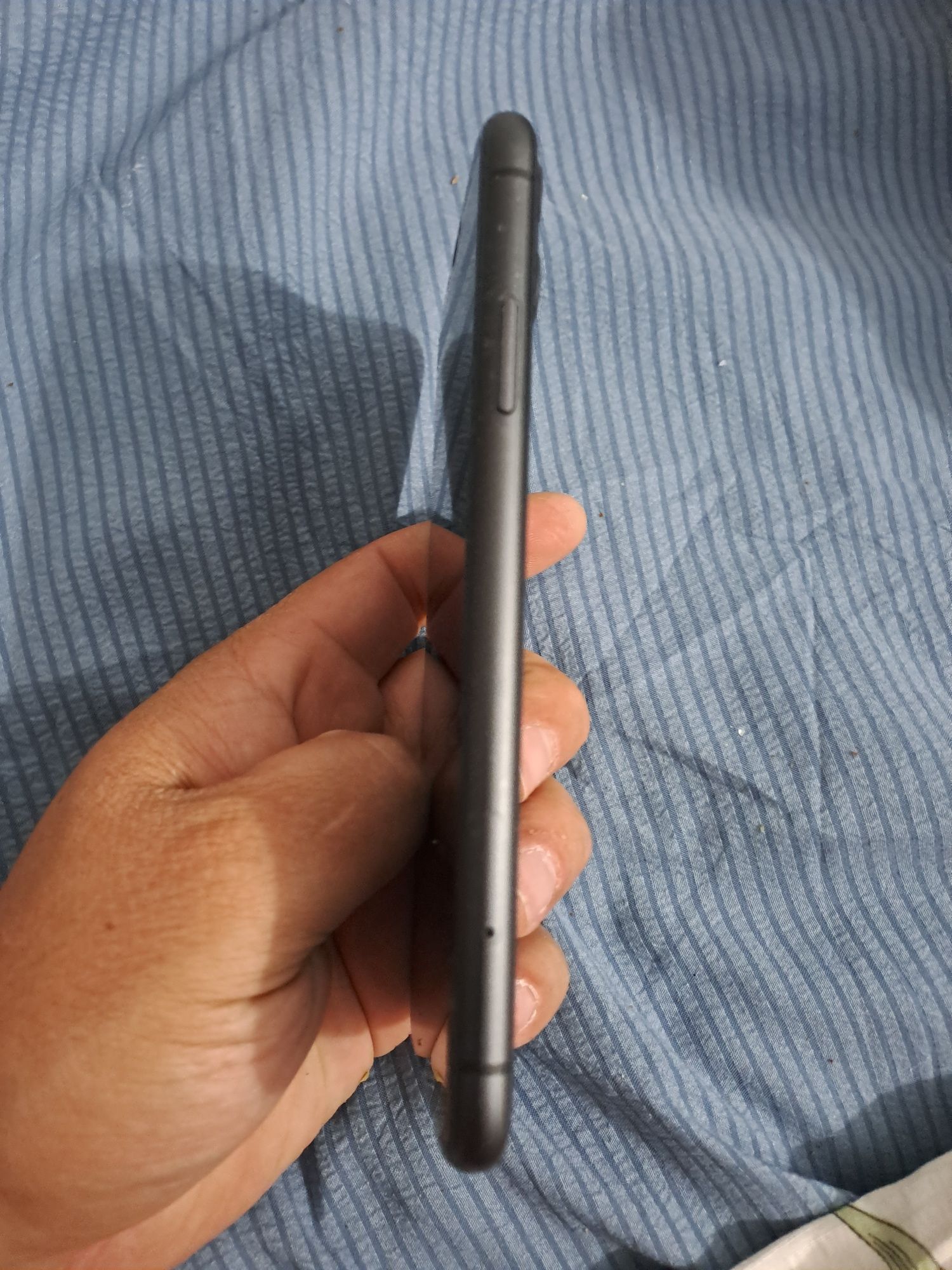 Продам iphone 11