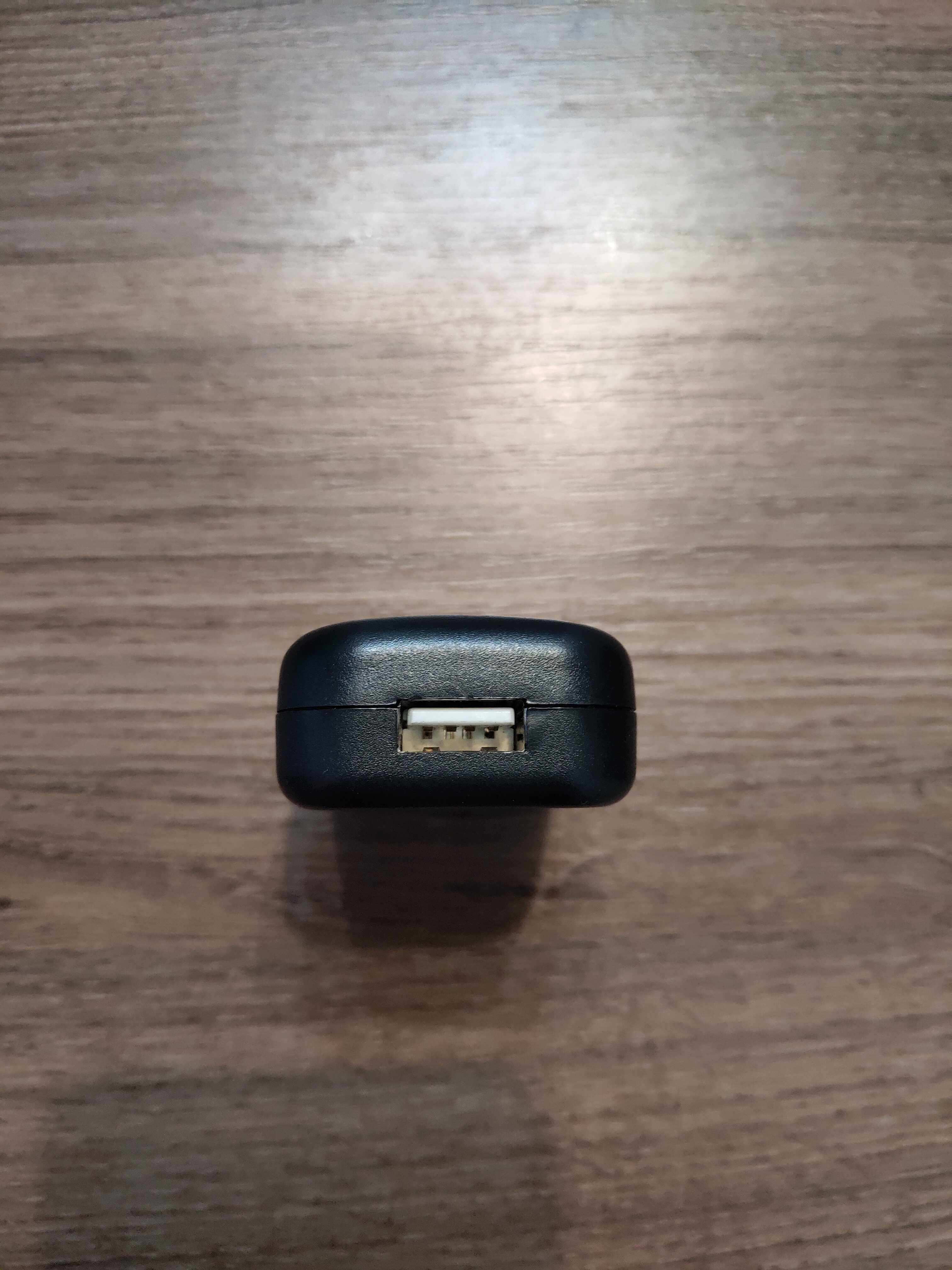 Сетевое зарядное устройство (с USB, американская вилка)
