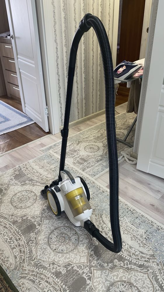 Продается Пылесос Karcher
