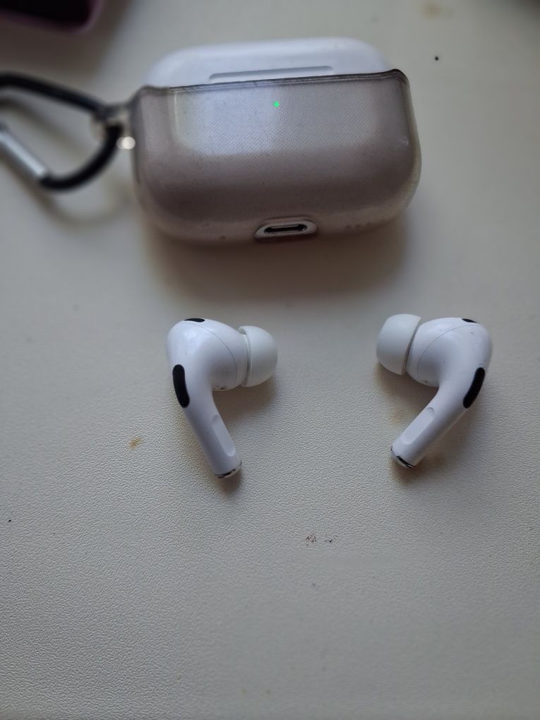 Airpods pro 2.     .