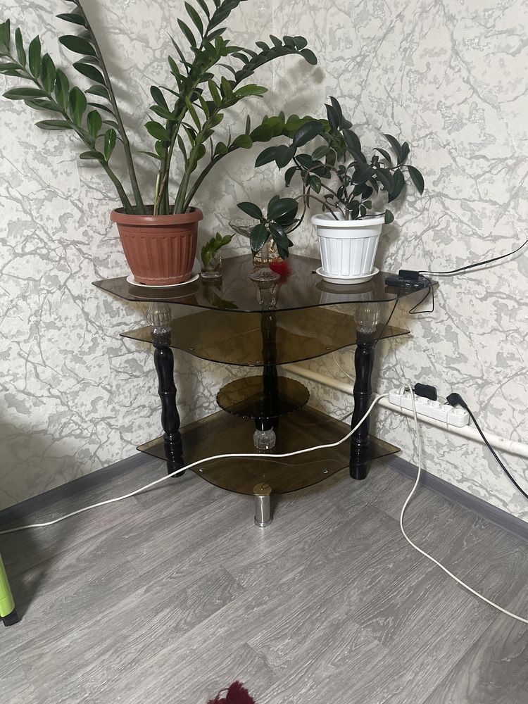 Продам телевизорную полку