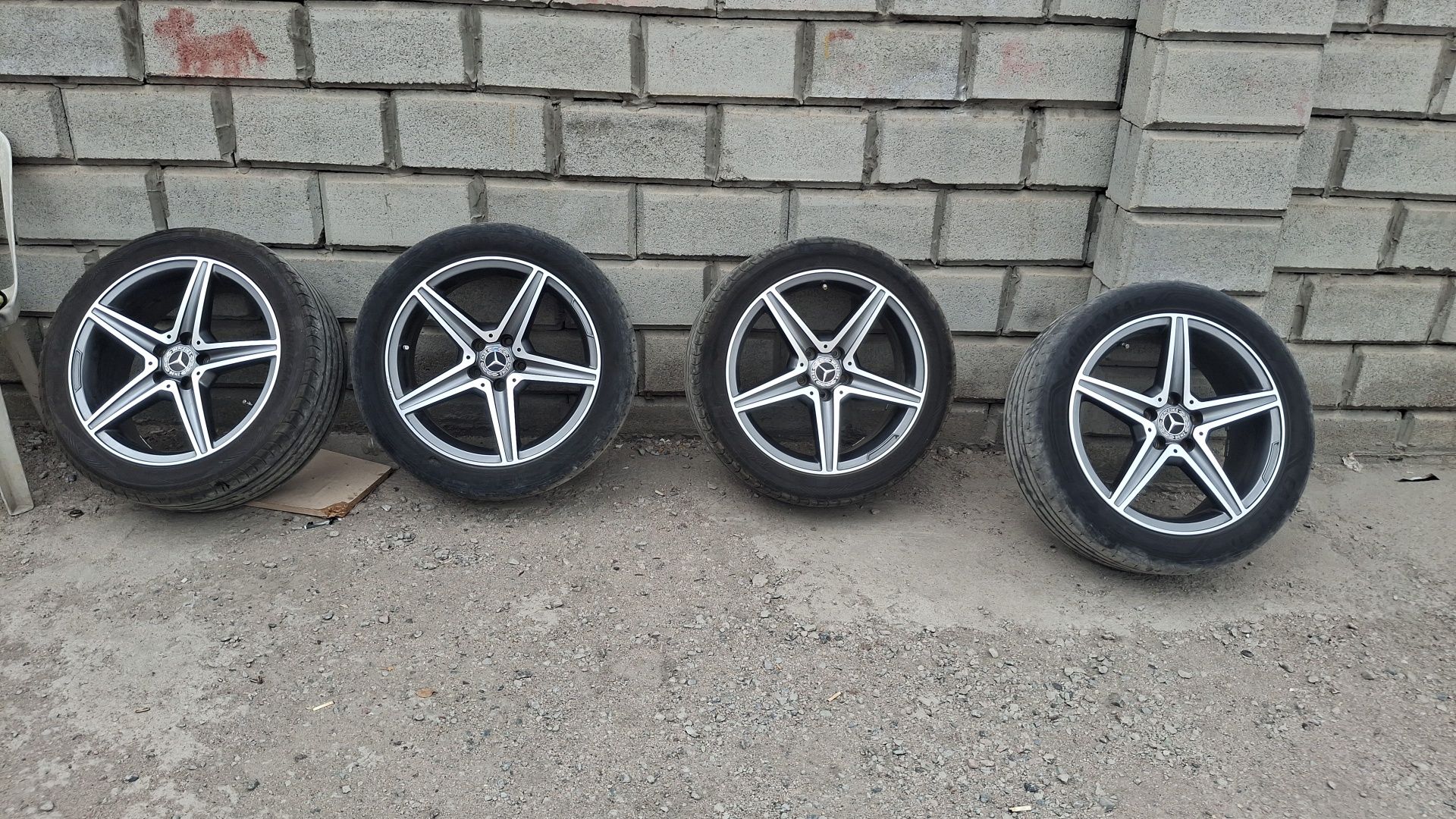 Продам диск с резиной