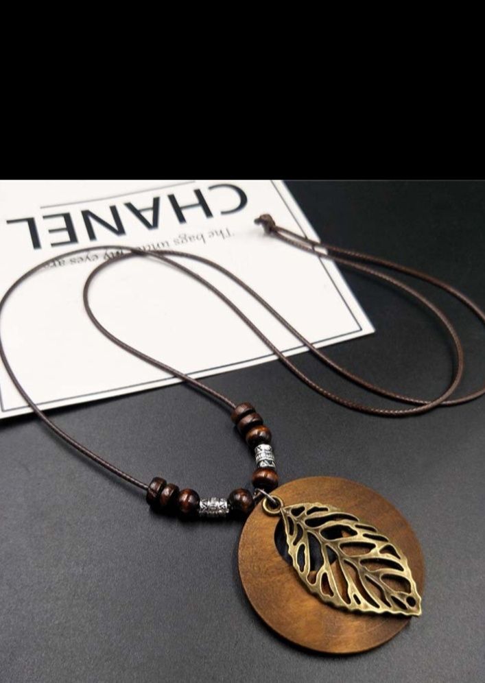 Продам подвески деревянные с фигурками