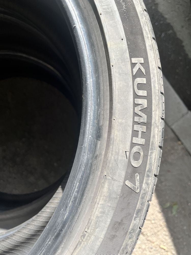 Продам летнюю резину Kumho 215/45/18