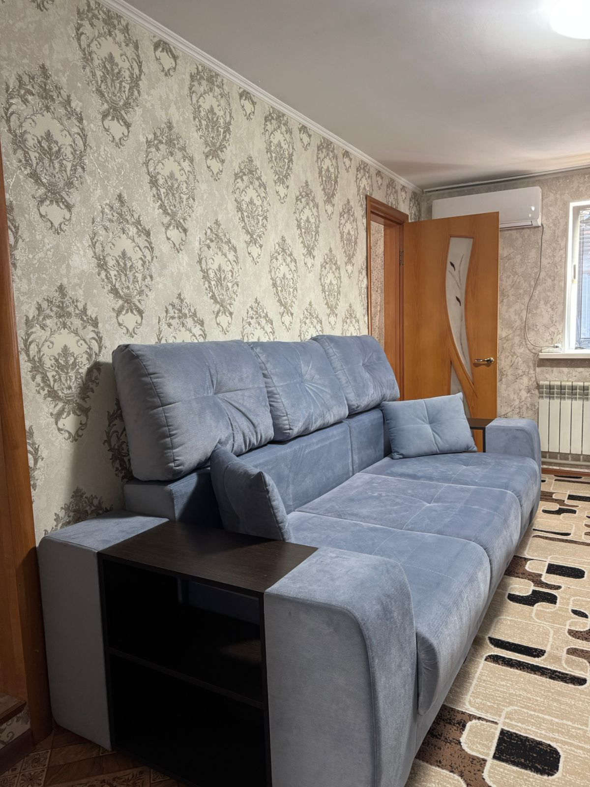 Продам шикарный диван Куплен в Евромебель