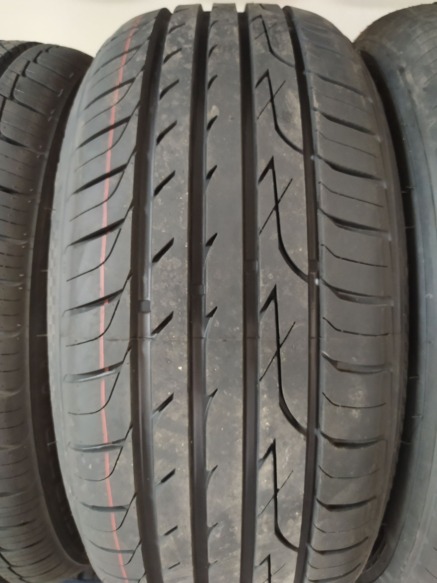 Three-A 215/55R17 P606