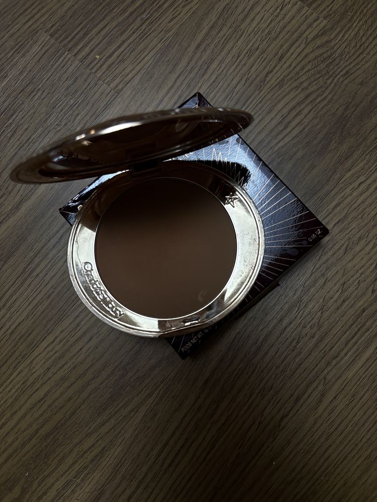 Оригинальный бронзер charlotte tilbury . Air brush bronzer