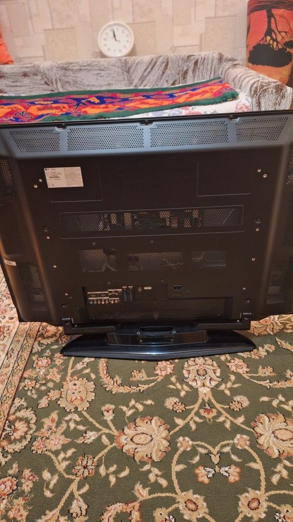 Телевизор LG 42"
