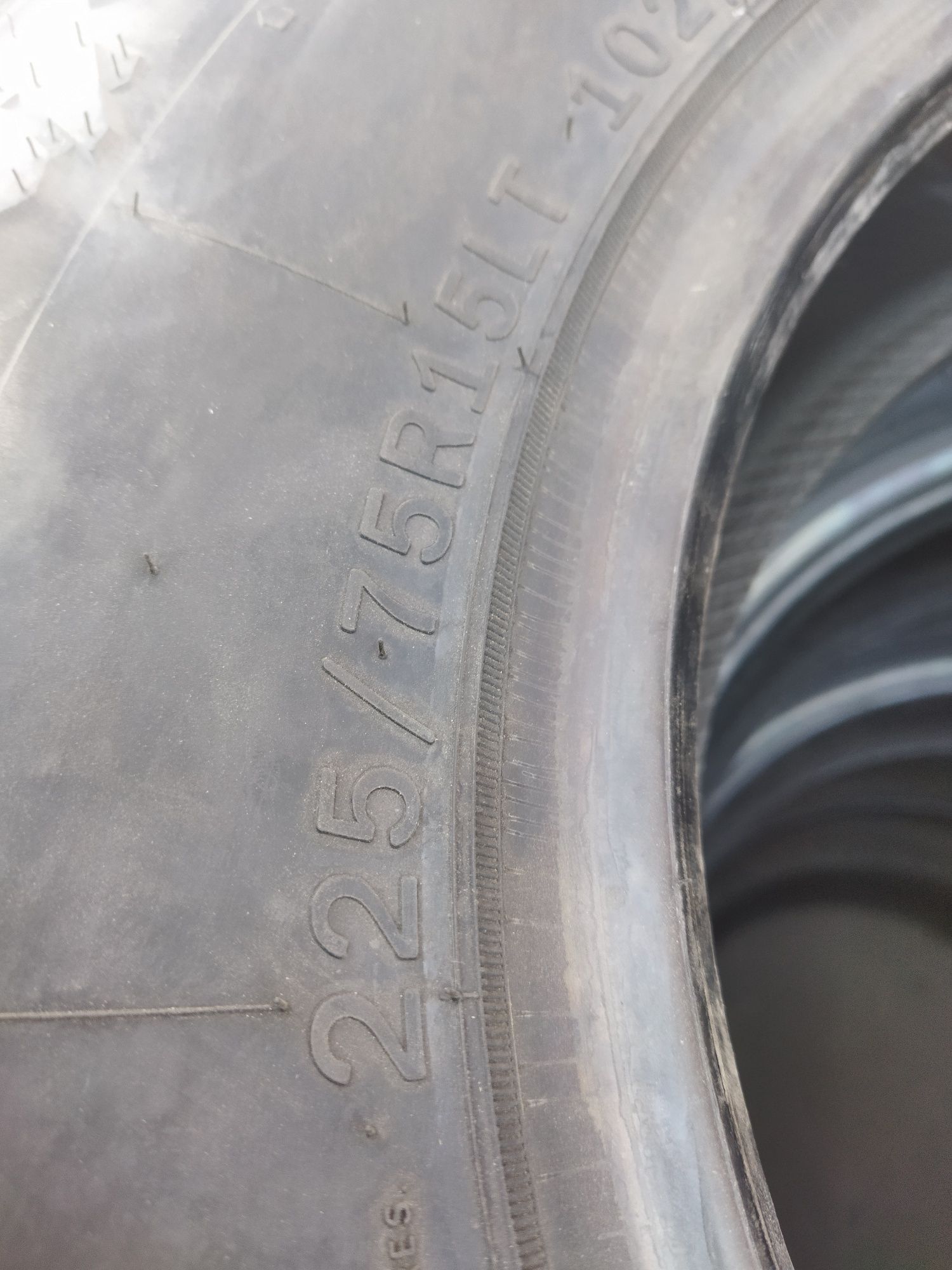Шины 225/75/15 пара новые всесезонка