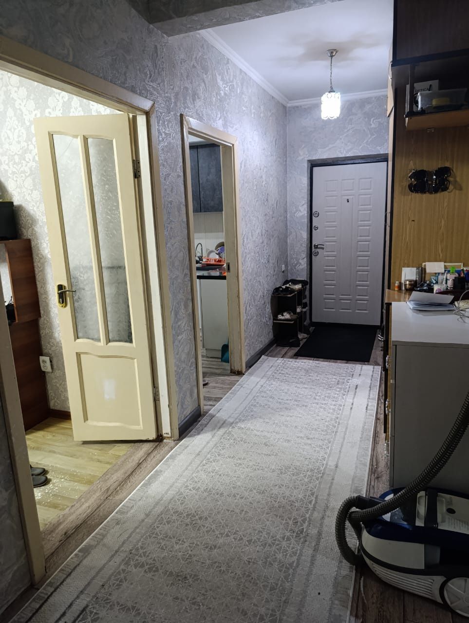 ПродамСРОЧНО КВАРТИРУ В черемушках Боралдай. евроремонт,в центре
