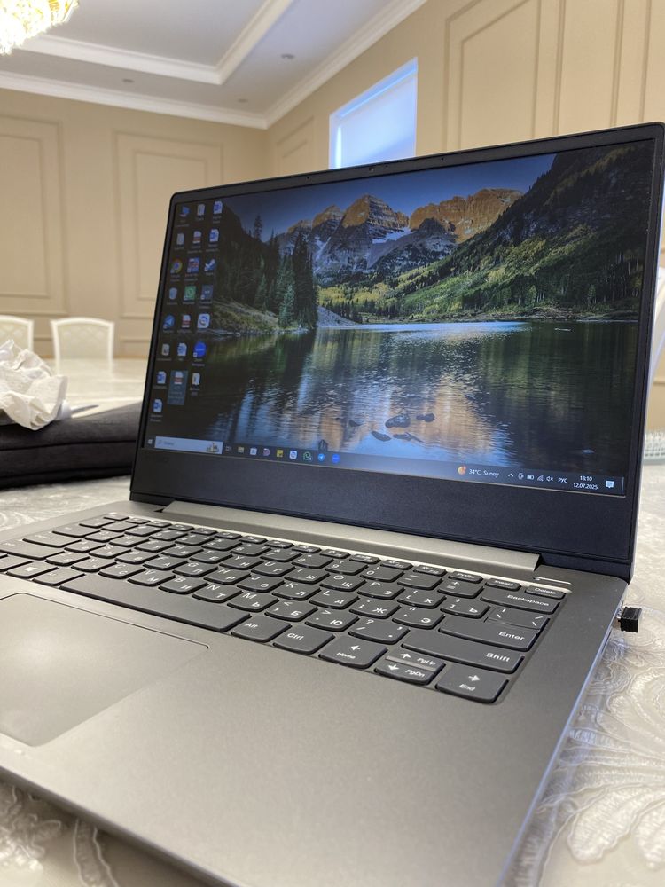 Продаю ноутбук Lenovo 330S-14IKB