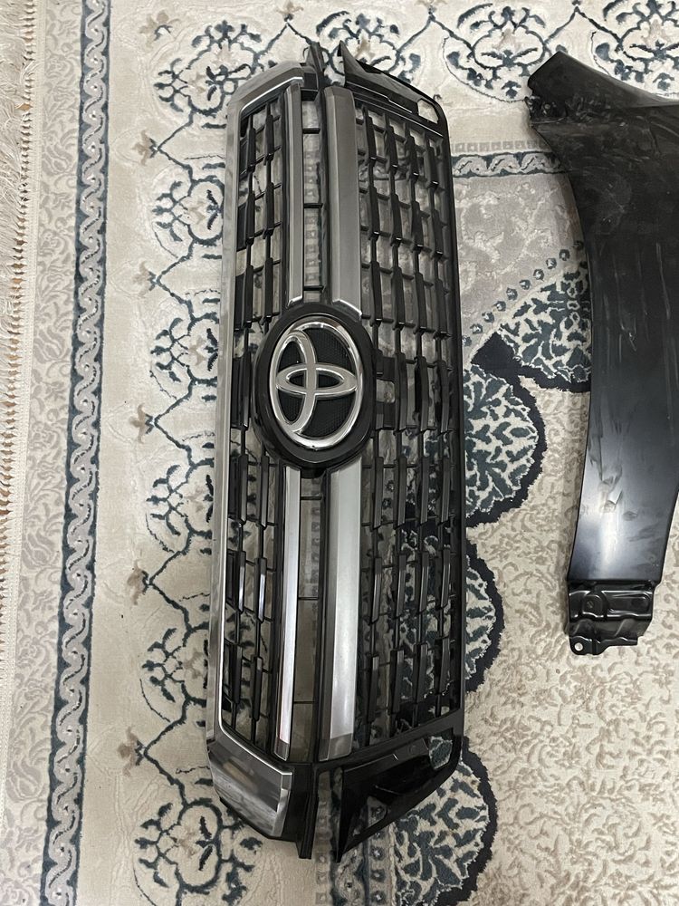 Продам капот,крыло,передняя рещетка, и т.д для Land Cruiser 200