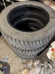 Продам Б.у. 4 шины зимние Dunlop Grandtrek ice 02.  Размер 225/60/17