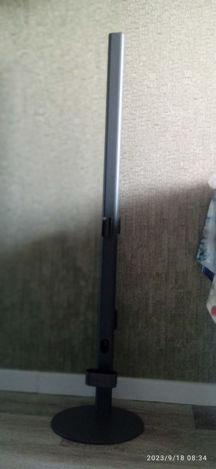 Продам подставку для пылесоса Dyson, полностью новая.
