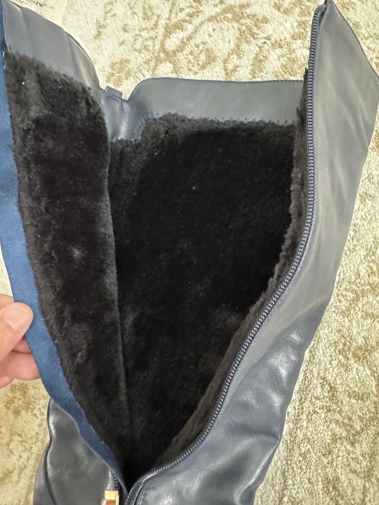 Продам зимние женские сапоги
