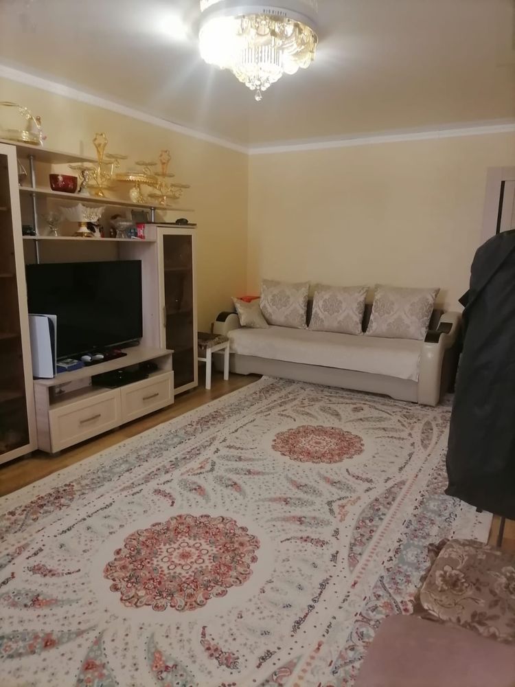 Квартира в отличном районе 85 кв2
