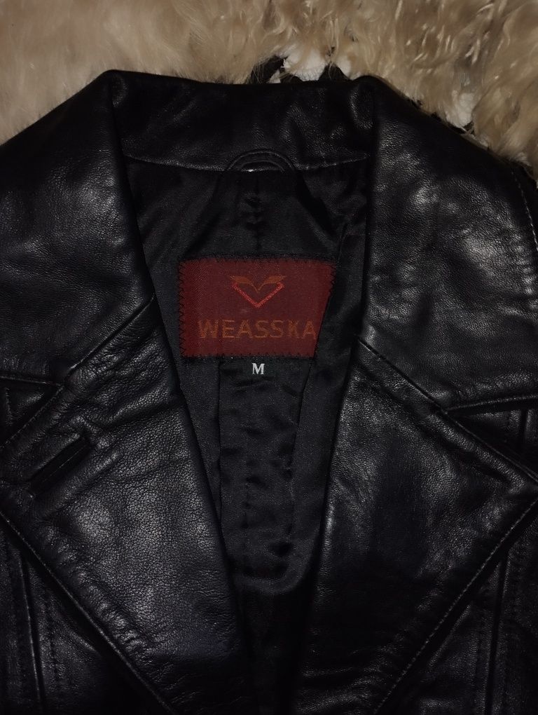 Женское чёрное пальто