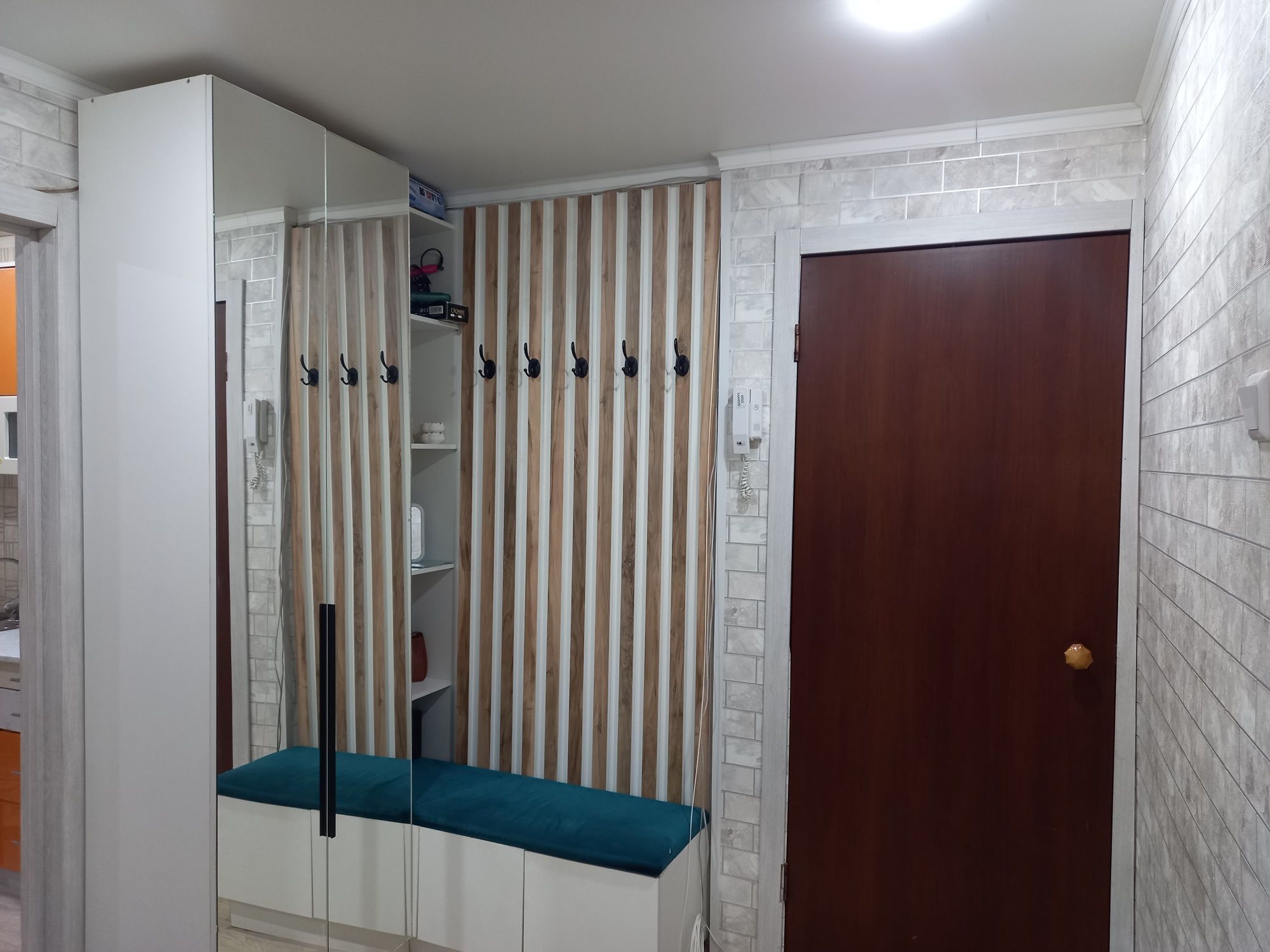 Продается 3-х ком.кв очень светлая квартира