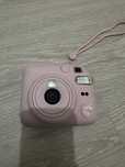 Instax mini 12 розовый цвет работает идеально