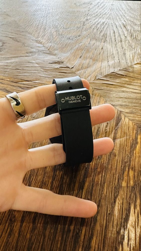 Раскошные часы Hublot